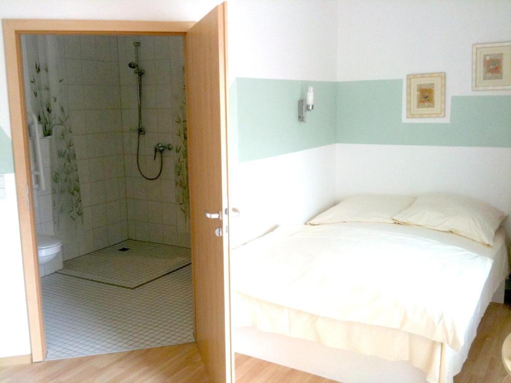 אוברטשאוסן I-Motel חדר תמונה